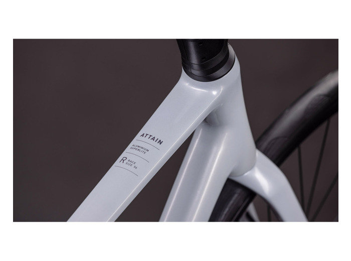 Vélo de route ATTAIN RACE Gris