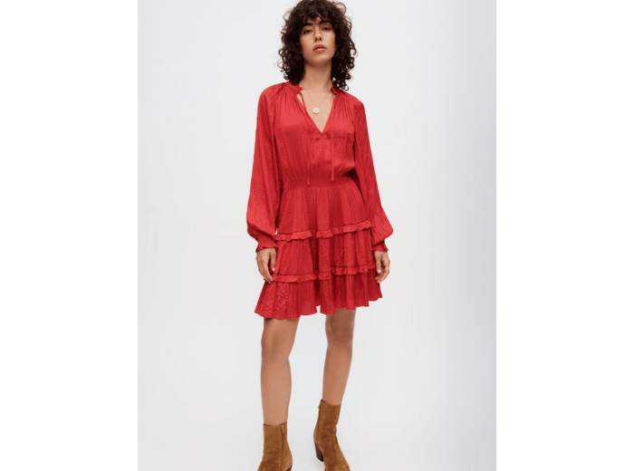 Robe en satin fluide et plissée