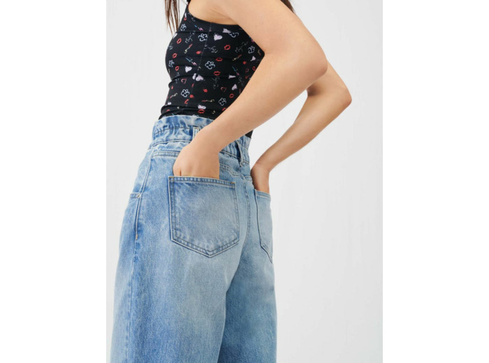 Jean large avec ceinture élastiquée
