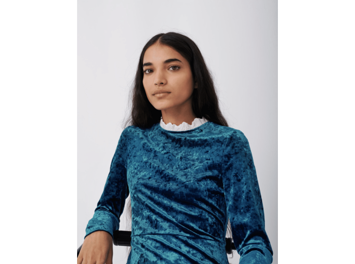 Robe en velours frappé à col fantaisie