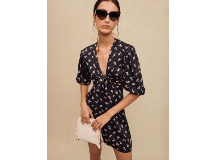 Robe courte à noeud