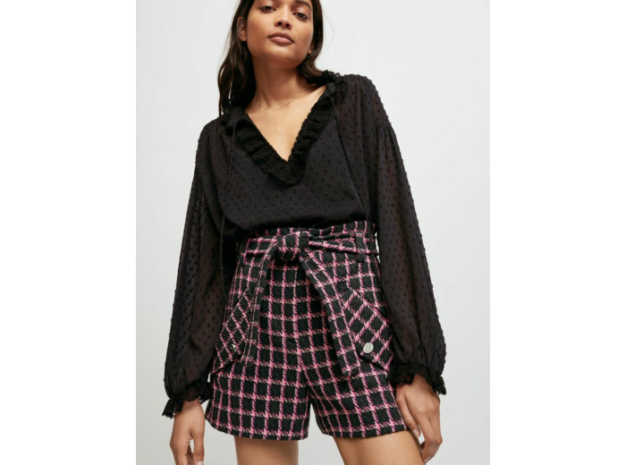 Short ceinturé à carreaux