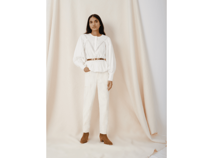 Top façon blouse à galons de guipure