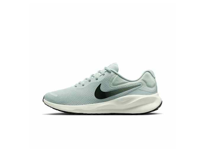 NIKE REVOLUTION 7