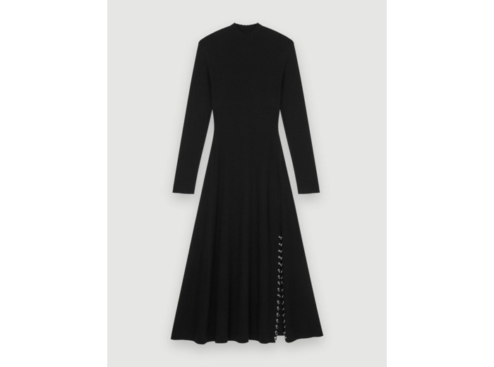 Robe en maille fendue à piercings