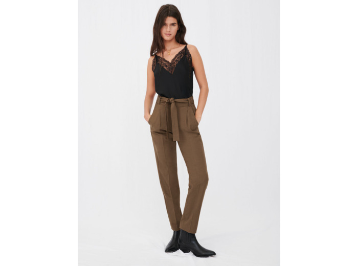 Pantalon de costume droit et ceinturé