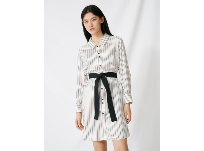 Robe chemise ceinturée à fines rayures