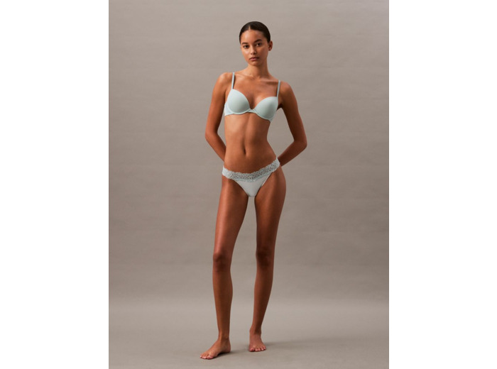 BIKINI ATTRACTION