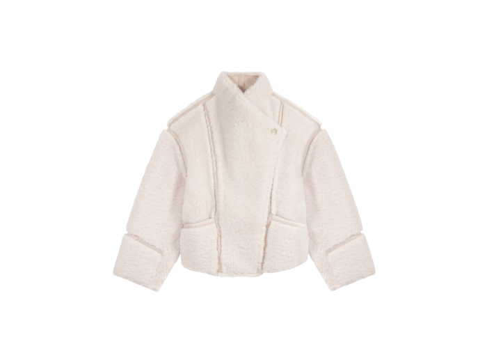 Manteau court en fausse fourrure