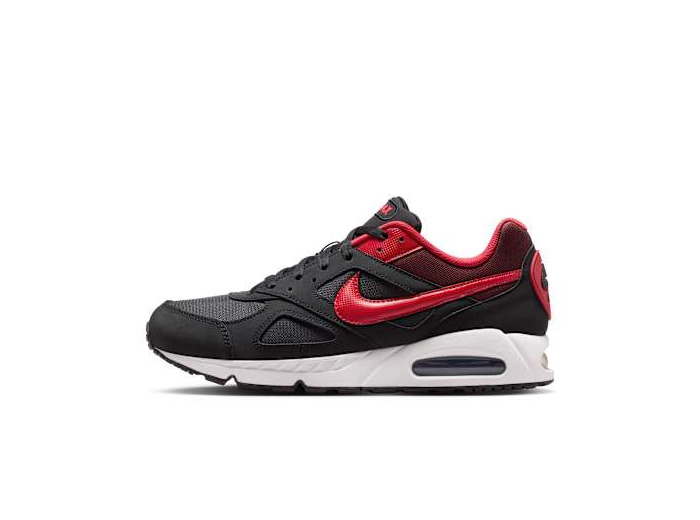 NIKE AIR MAX IVO
