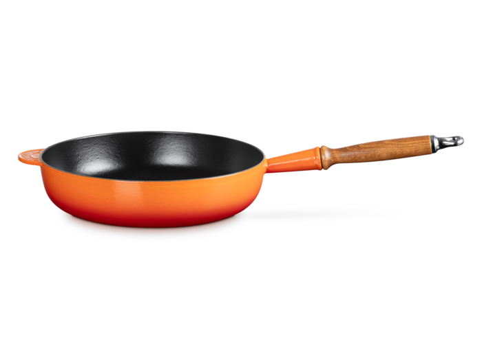 Sauteuse 28cm en fonte émaillée volcanique avec manche en bois