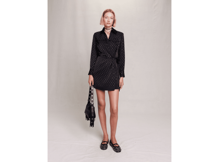 Robe courte satinée à strass