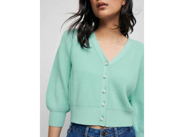 Cardigan à côtes et boutons perles