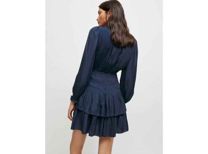 Robe en satin à volants