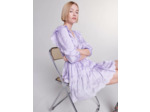 Robe courte satinée brodée