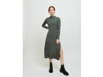 Robe en maille fendue à piercings
