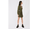 Robe courte satinée à volants