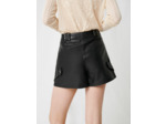Short en cuir à studs