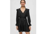 Robe noire en satin fluide à studs dorés