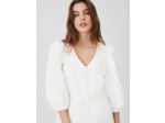 Robe à broderies resserrée à la taille