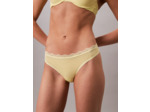 STRING EN DENTELLE