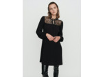 Robe plissée et dentelle