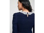 Robe smockée à col en guipure