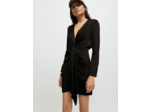 Robe en satin nouée à l'avant