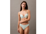 STRING EN DENTELLE
