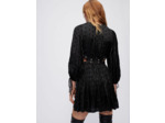 Robe en satin brodé à studs