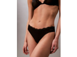 STRING EN DENTELLE