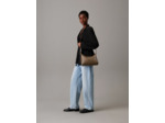 SAC CROSSBODY MOYEN AVEC SANGLE EN MATÉRIAU MÉTALLIQUE