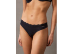 STRING EN DENTELLE