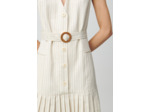 Robe courte cintrée plissée