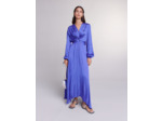 Robe longue satinée drapée