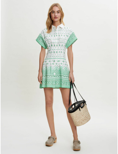 Robe en guipure ouverte à la taille