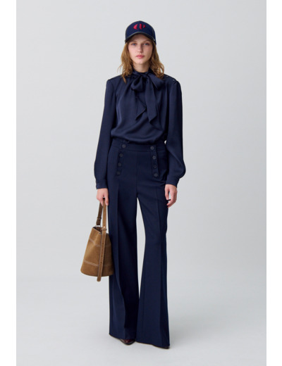 Blouse fluide col lavallière