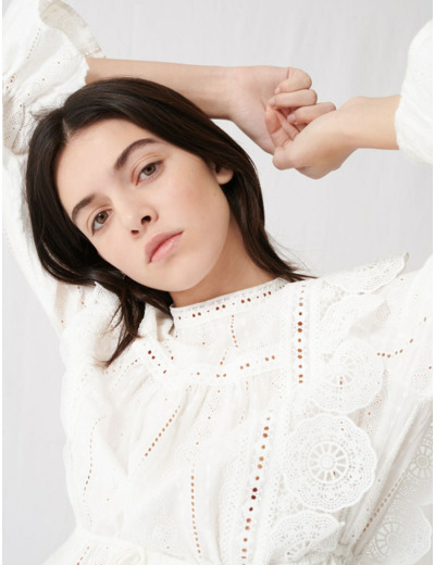 Top blanc à broderies anglaises