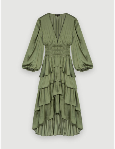 Robe en satin à volants et studs