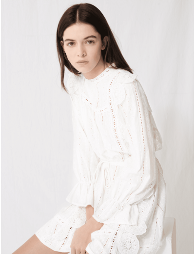 Robe blanche à broderies anglaises
