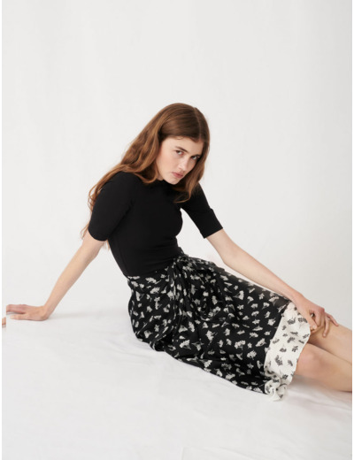 Robe trompe l’œil en satin imprimé