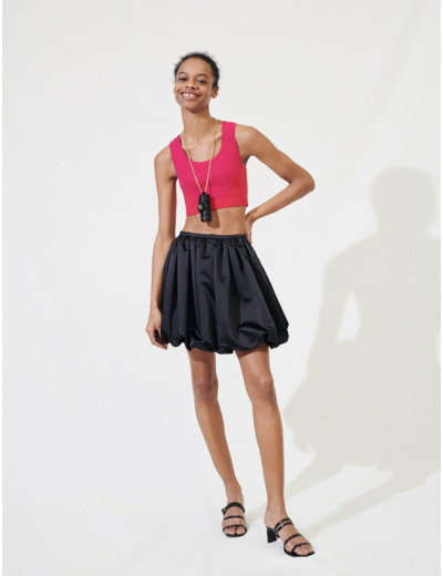 Crop top d’inspiration sportswear
