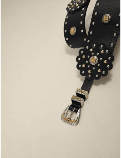 Ceinture corset en cuir clouté