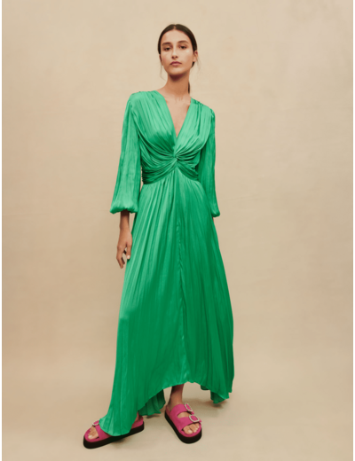 Robe longue drapée satinée