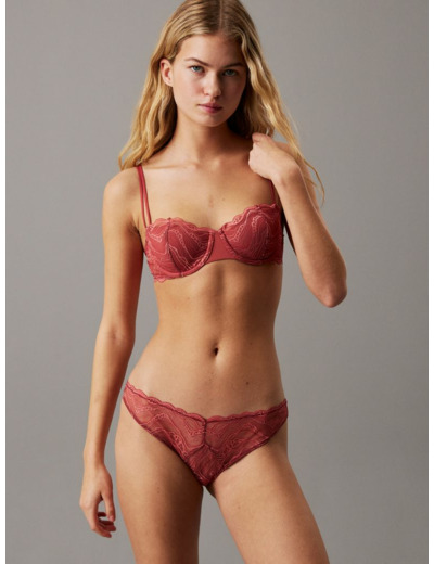 BIKINI INSTINCT