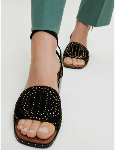 Sandales petit talon à nouer avec studs