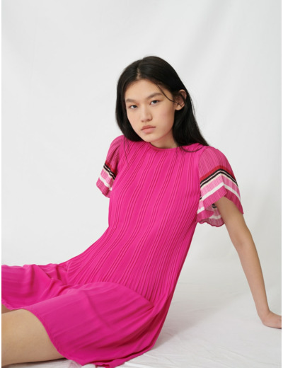 Robe plissée à rayures sporty