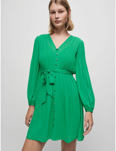 Robe entièrement plissée à boutons