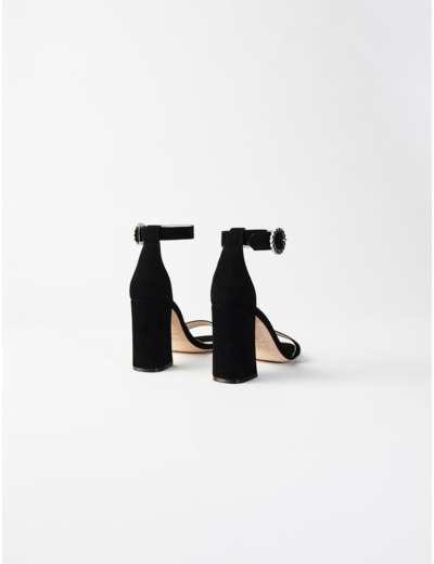 Sandales à talons hauts avec brides