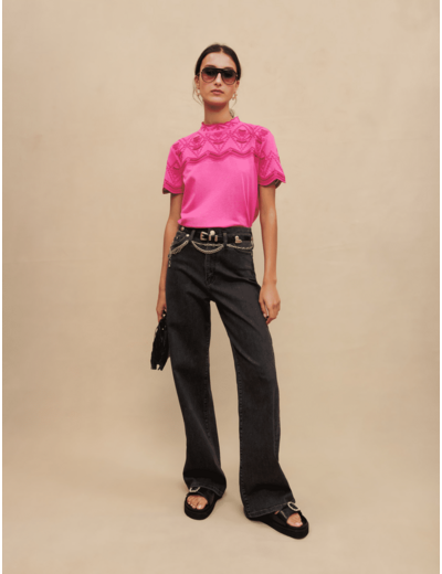 Tee-shirt orné de broderies